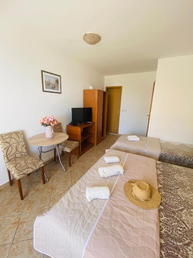 Miomir Perazic Apartments Petrovac المظهر الخارجي الصورة