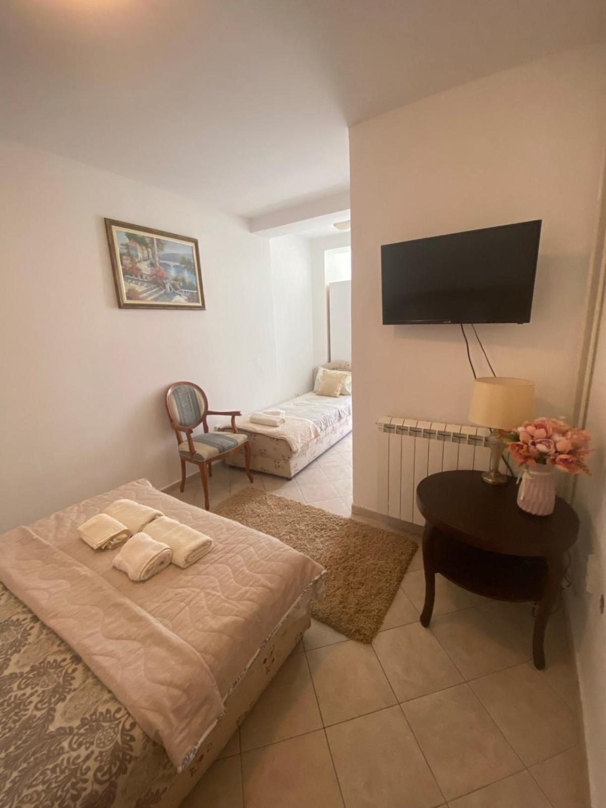 Miomir Perazic Apartments Petrovac المظهر الخارجي الصورة