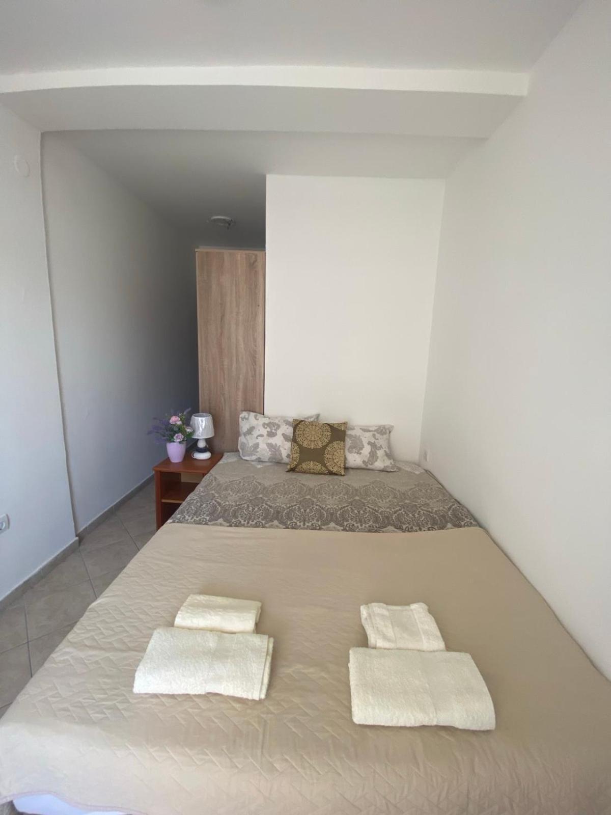 Miomir Perazic Apartments Petrovac المظهر الخارجي الصورة